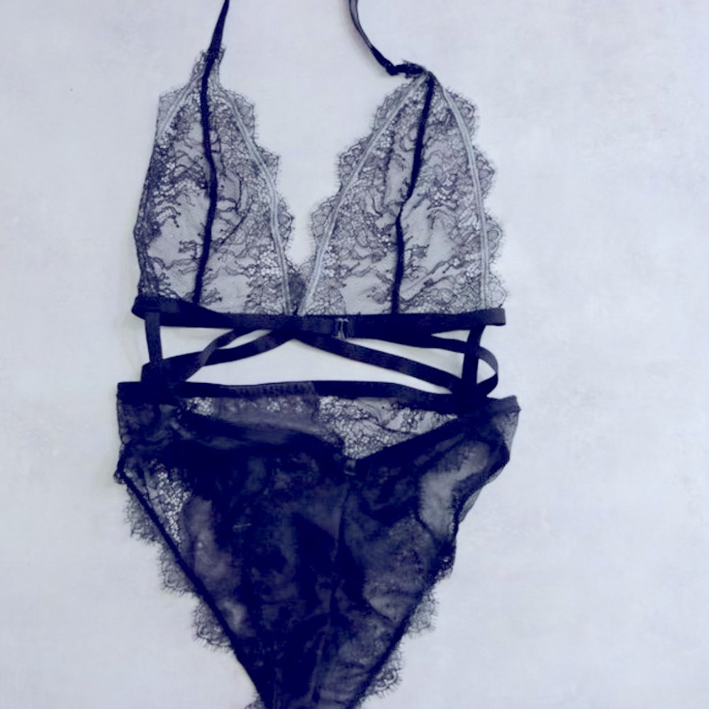 Victorias Secret Black Chantilly Lace Teddy Small